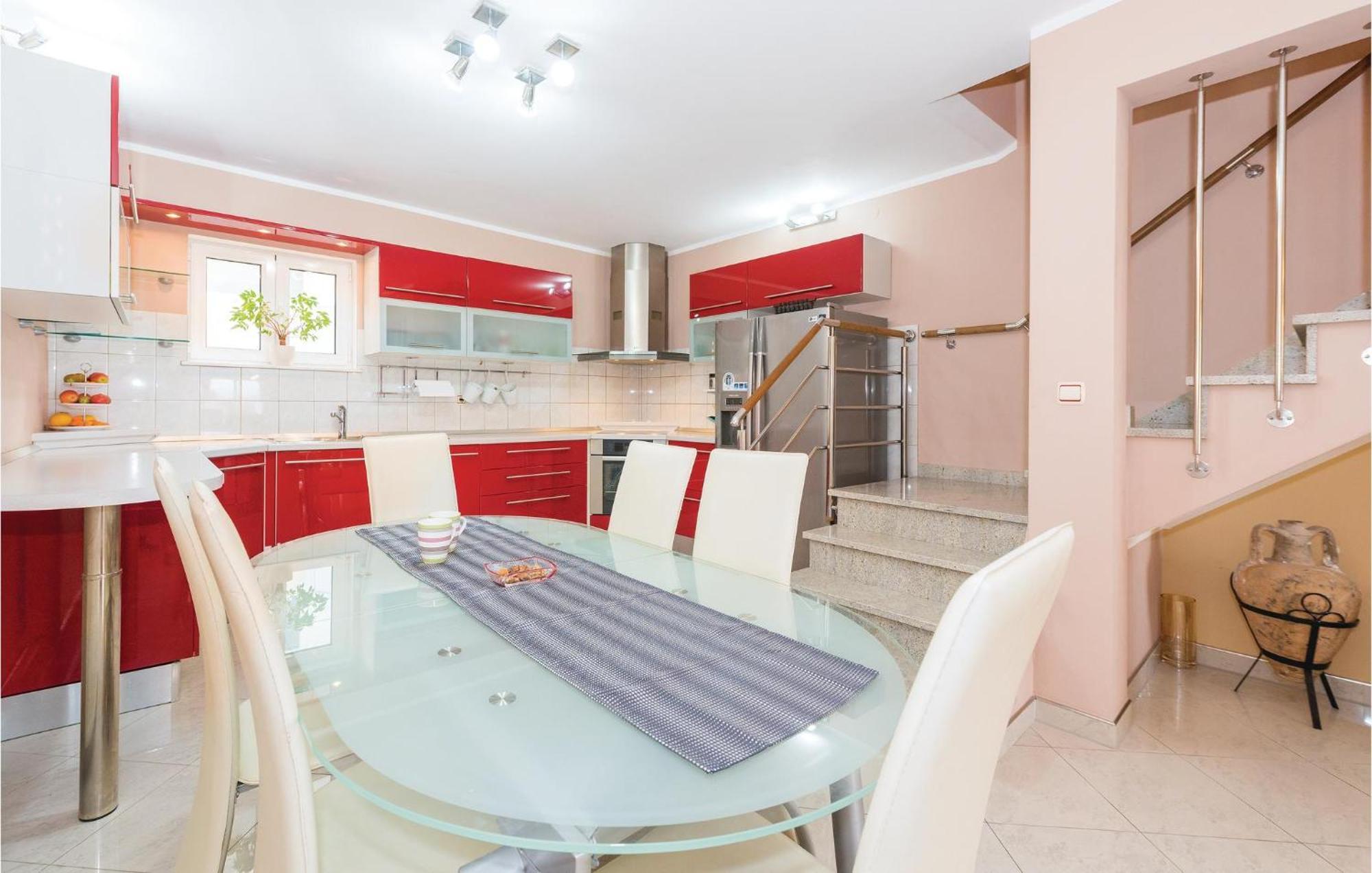 Nice Home In Sibenik With Kitchen Exterior foto